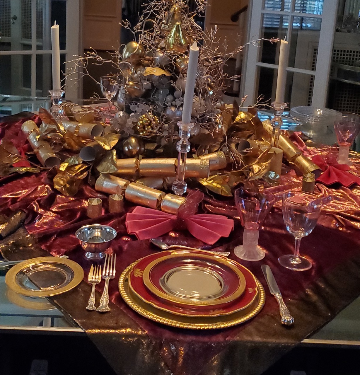 Burgundy pink and gold chargers