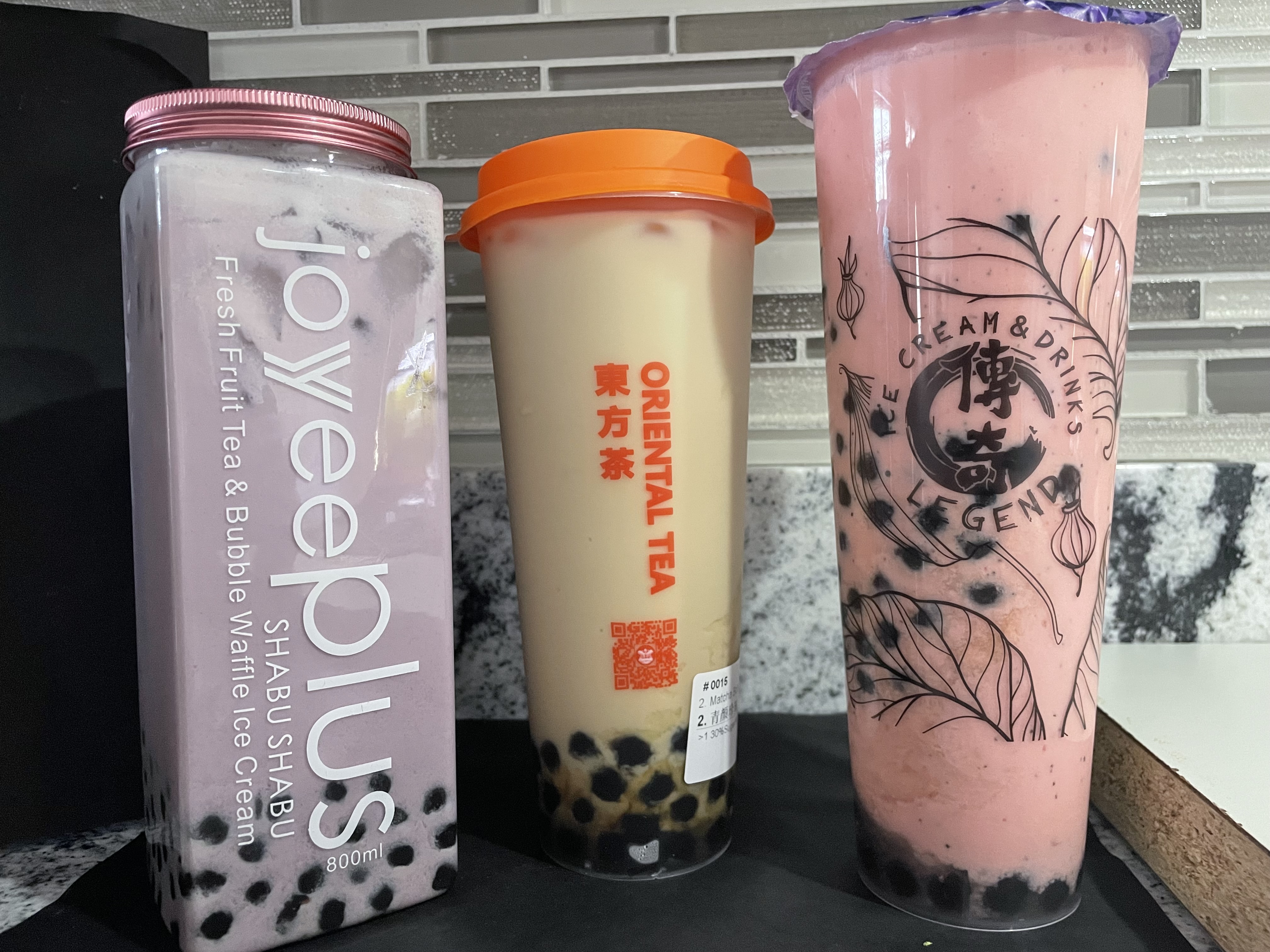 The grand opening of CHICHA San Chen, a new milk tea store, with an influx of customers.