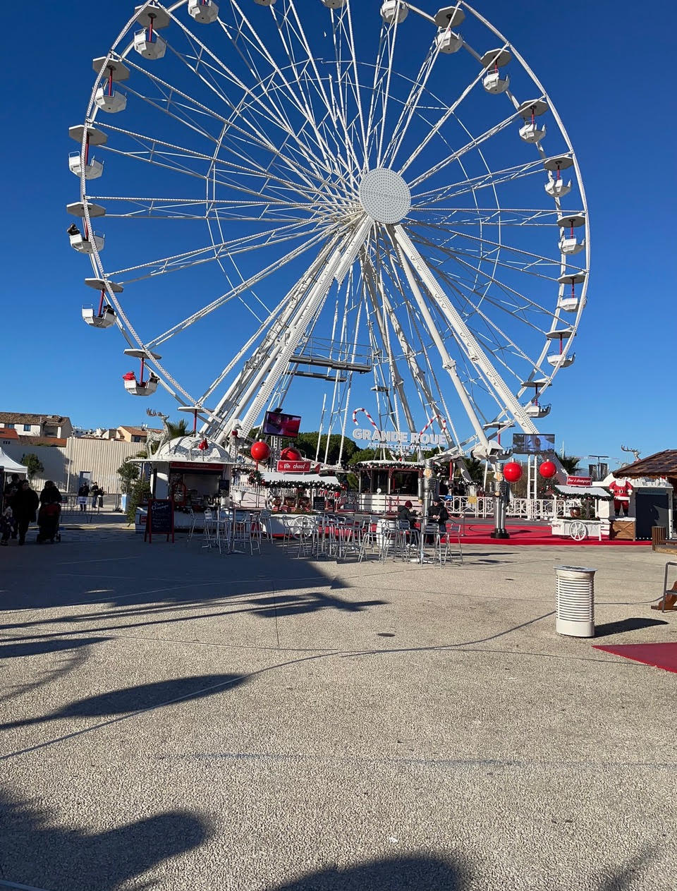 La Grande Roue and the carousel at the port of Antibes.