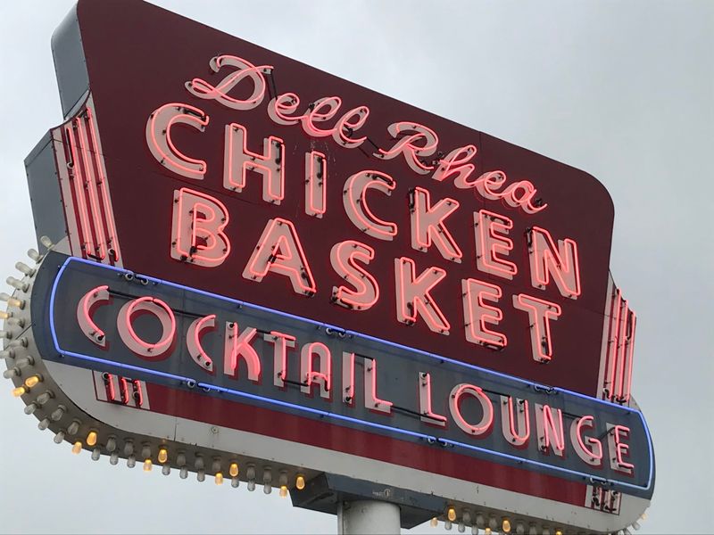 Dell Rhea's Chicken Basket