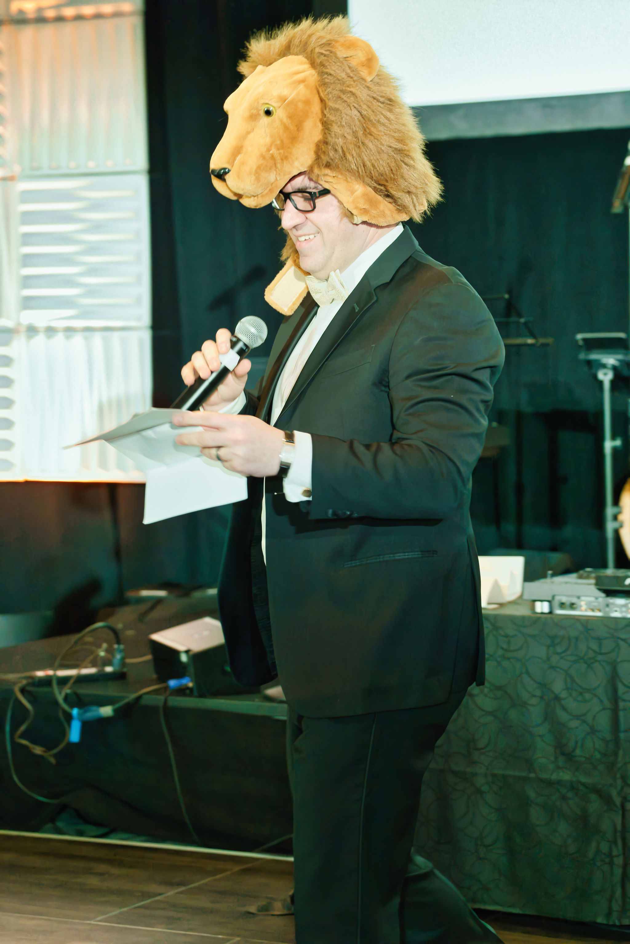 JLC Sponsor Rogers & Hollands Jewelers President Brent Stern leads the paddle raise