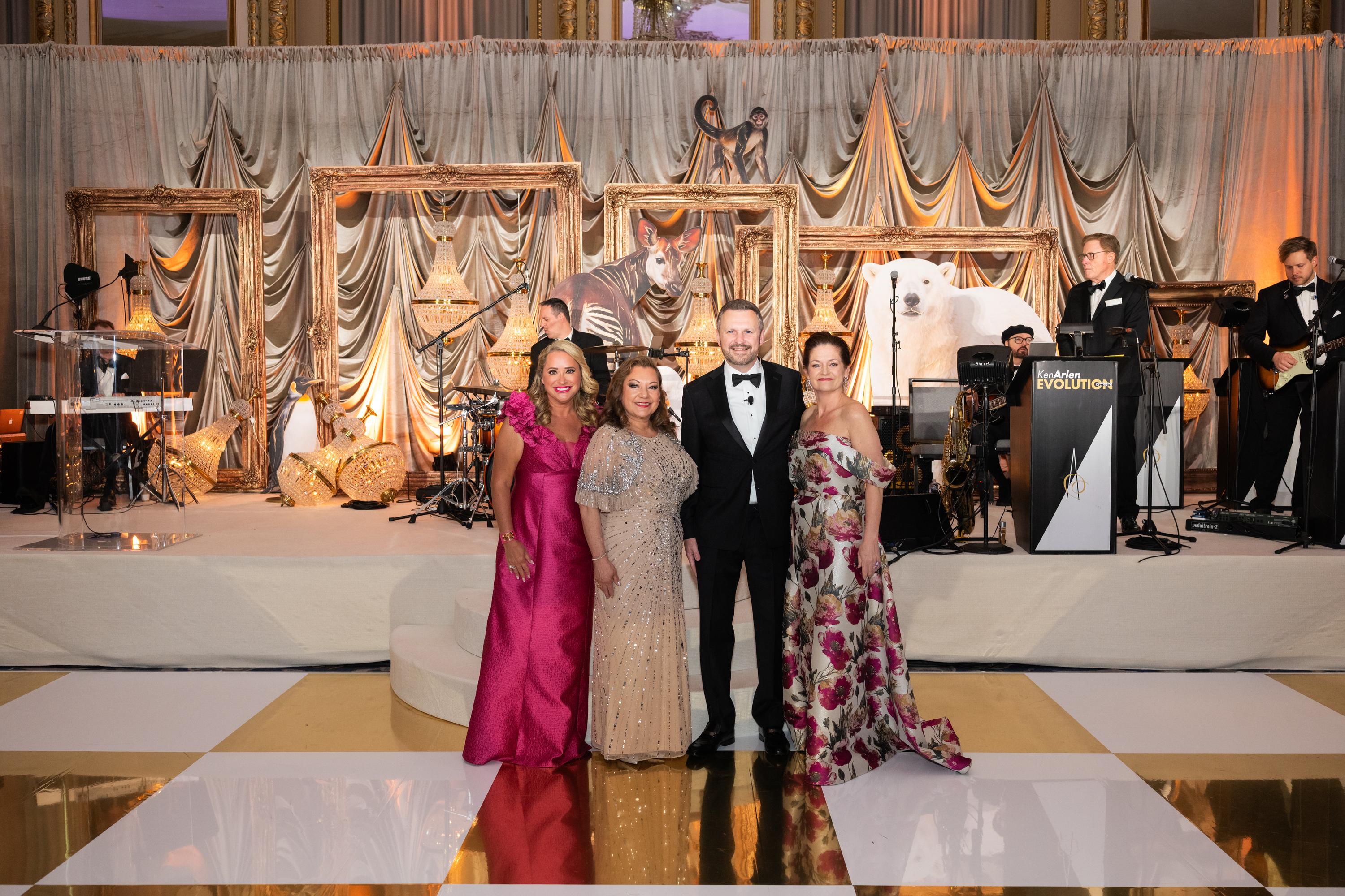 Women's Board and Zoo leadership
