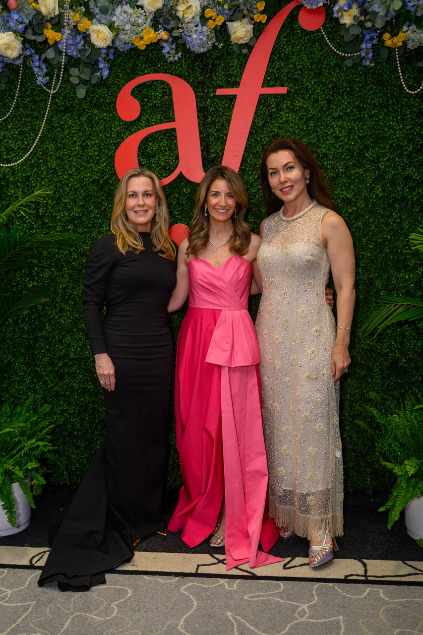 Aida Lutti and friends