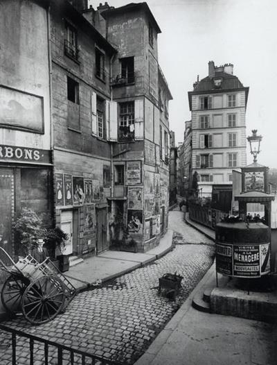 Looking down Rue des Ursins in 1901, photo by Atget