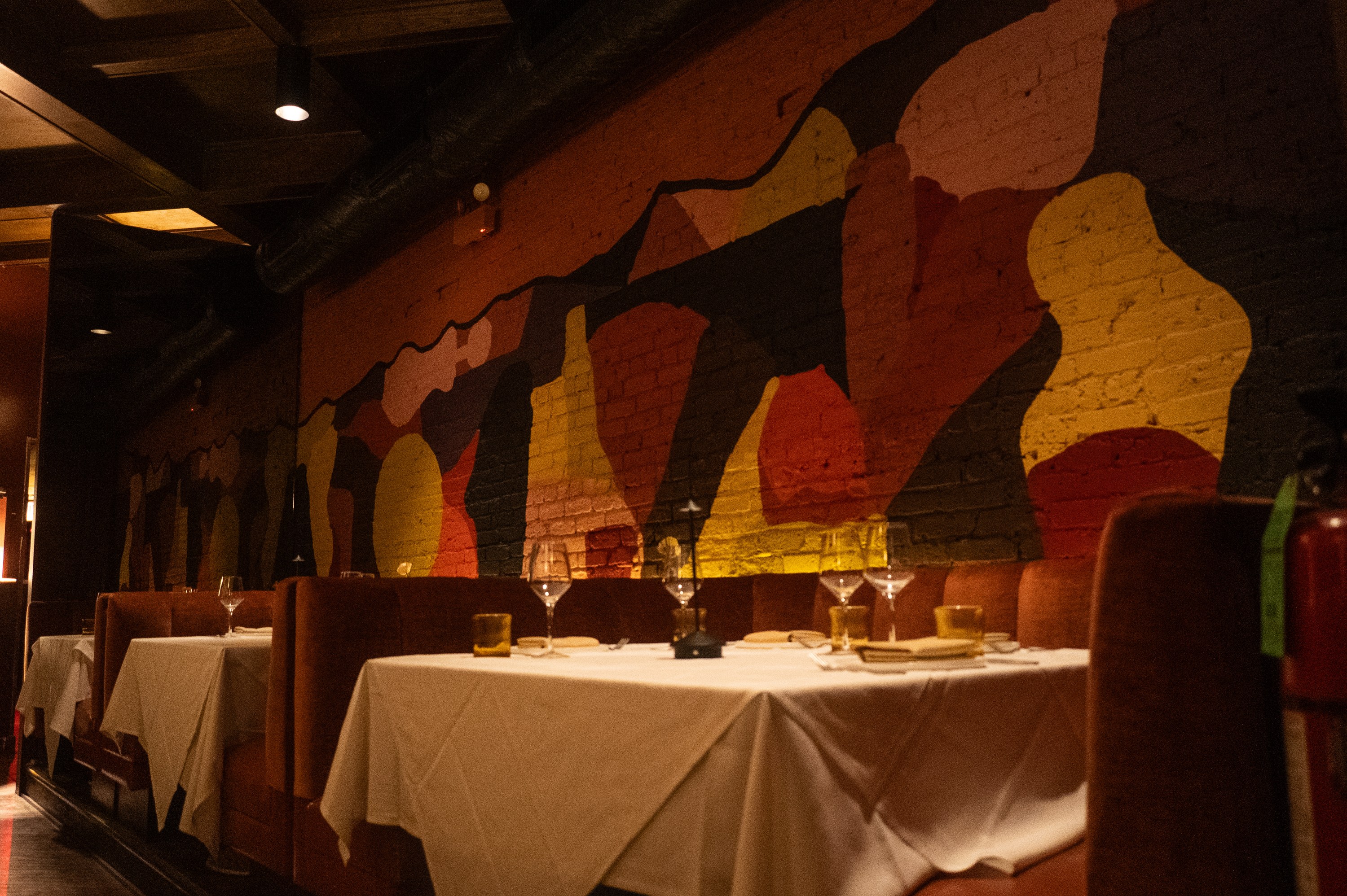 Raspy Rivera In collaboration with CoCo Schramel A view of dining room mural at “Trino” steakhouse.Chicago. Photo: Leo Bommarito