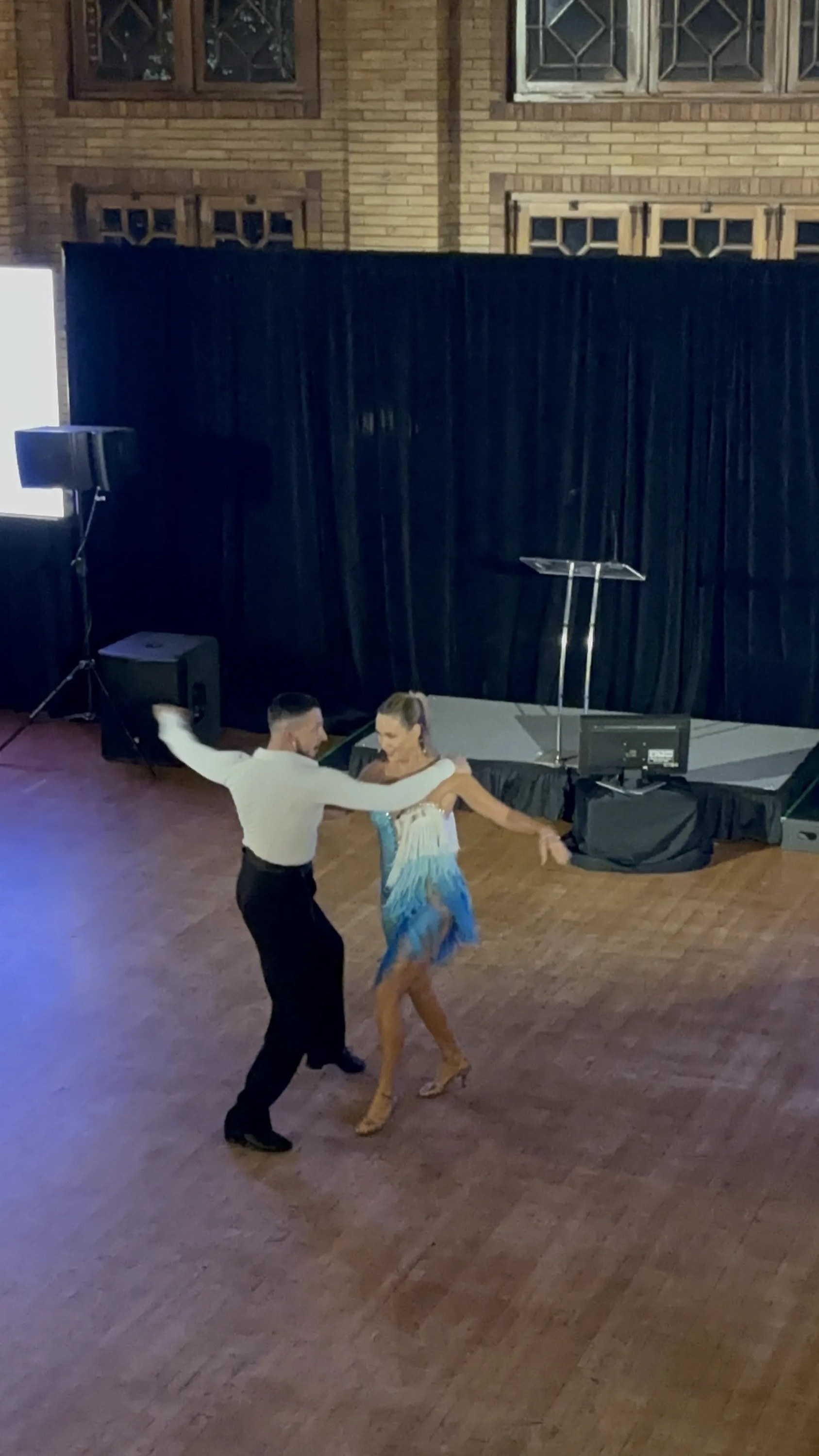 Jessica Mays and Stanislav Havrylchenko perform the American FoxTrot